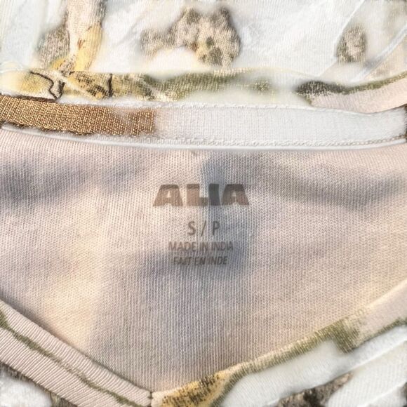 3 for $30! Alia tiger print graphic shirt - Picture 3 of 5